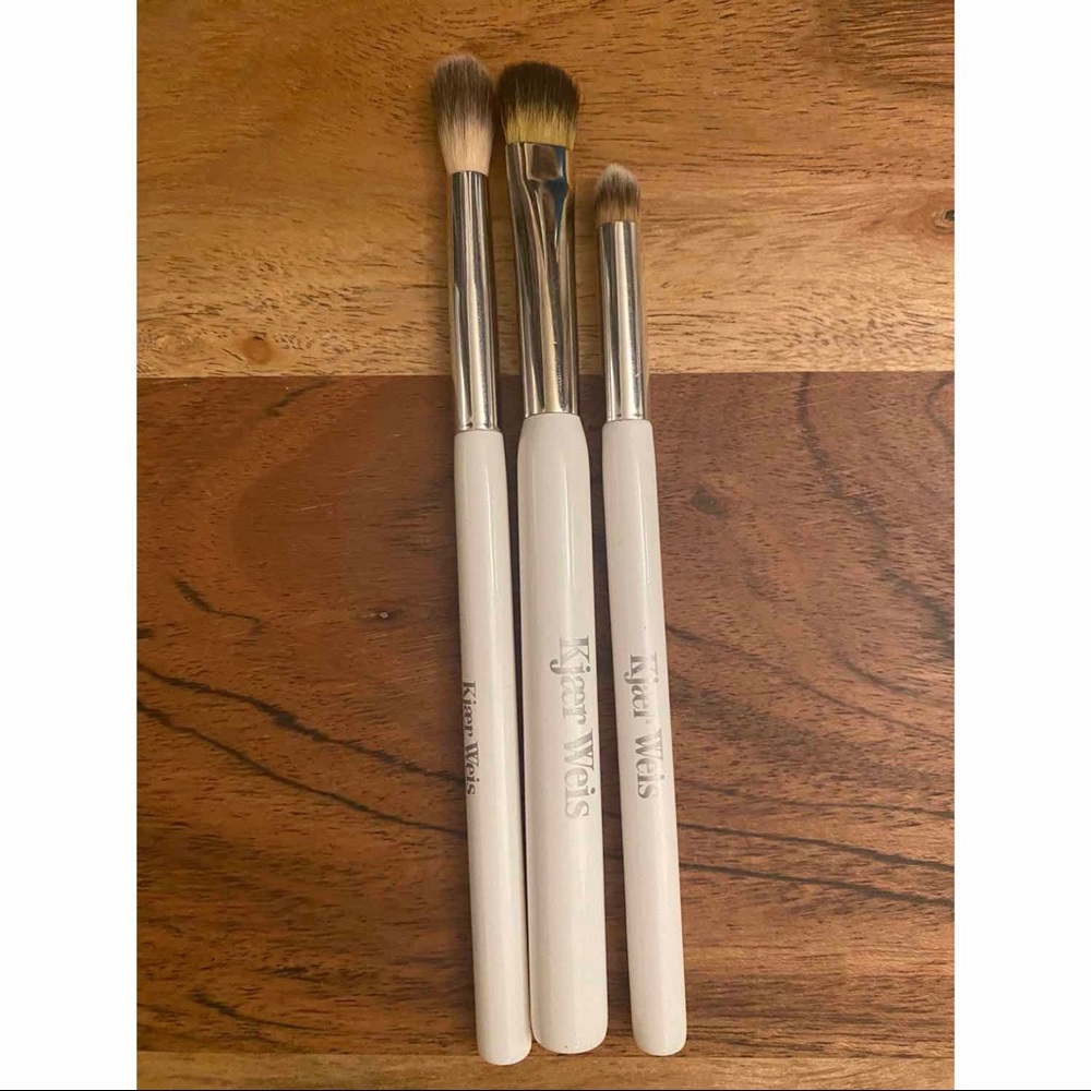 Kjaer weis makeup brushes